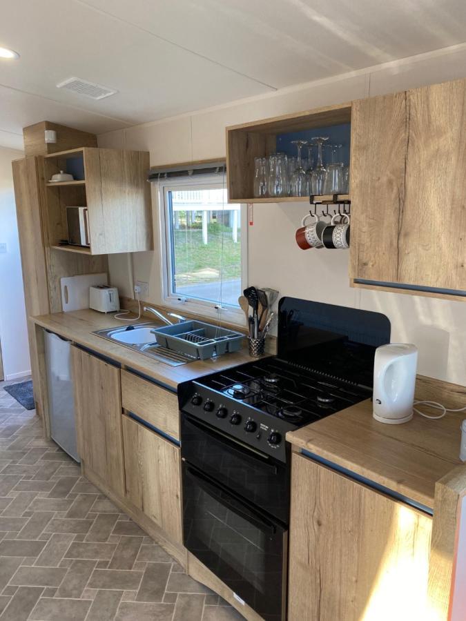 Juani Appartement Poole Buitenkant foto