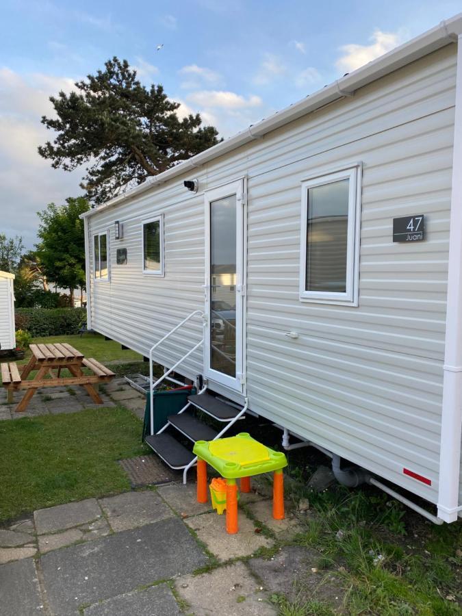 Juani Appartement Poole Buitenkant foto